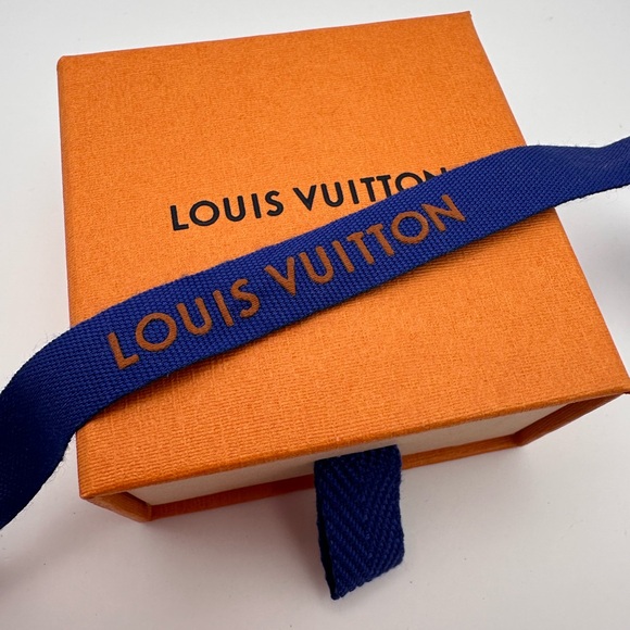 Louis Vuitton box and ribbon - Picture 3 of 6